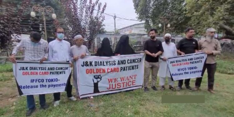 Dialysis, Cancer patients protests in Srinagar over golden card services