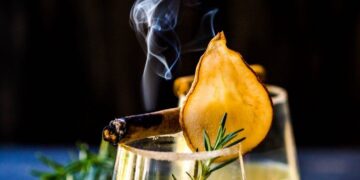 The Dynamic Fusion of International Cuisines and Innovative Cocktails