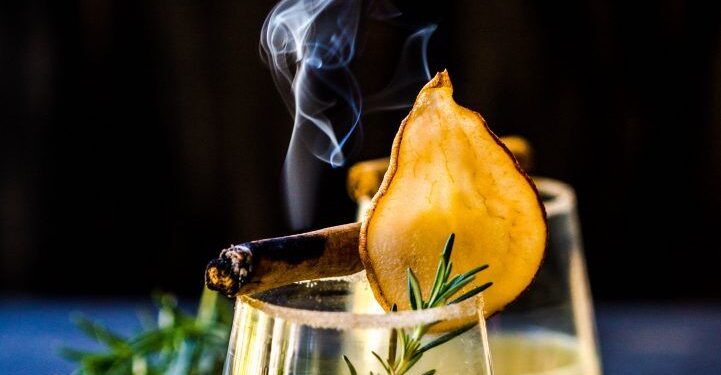 The Dynamic Fusion of International Cuisines and Innovative Cocktails