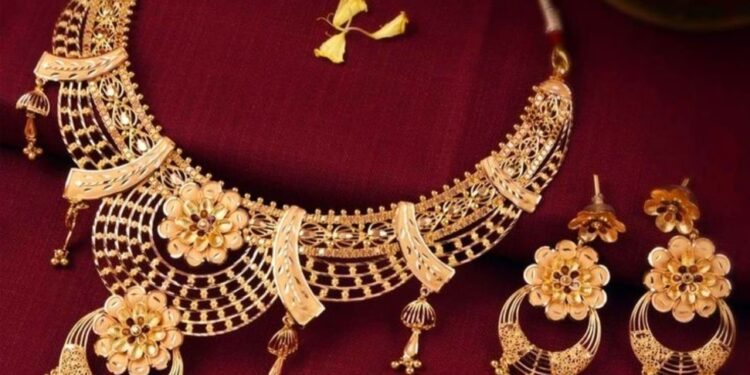 Gold Rate Today in India: Yellow Metal Steady; Silver Weakens – Check City-Wise Prices On Feb 19