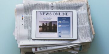Newspapers are still the most credible news source but readers prefer to receive news digitally reports an AI-based research app