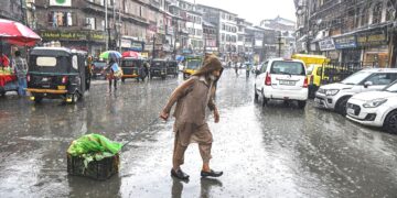 Erratic weather to continue in Kashmir till April 10, says MeT Director