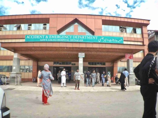 10k People visit SMHS Hospital Srinagar daily; Casuality/Emergency Dept cater to about 3200 patients daily basis