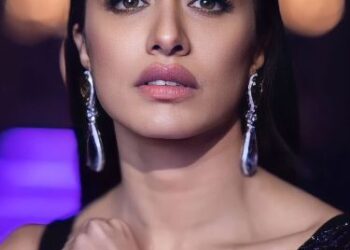 Stree 2's Shraddha Kapoor to Move into Hrithik Roshan's House, Set To Become Akshay Kumar's Neighbour: Report
