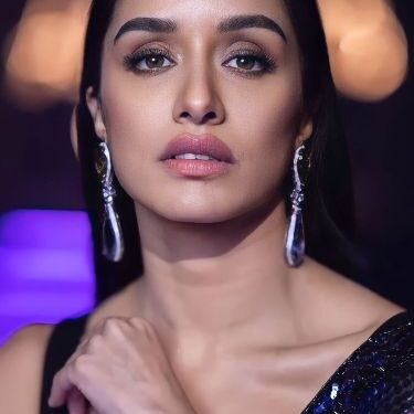 Stree 2's Shraddha Kapoor to Move into Hrithik Roshan's House, Set To Become Akshay Kumar's Neighbour: Report