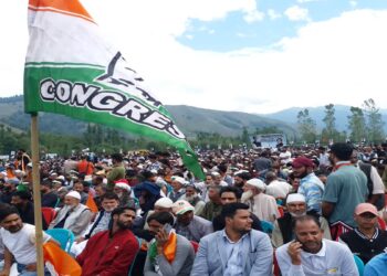 Rahul Gandhi's rally at Doro in Anantnag district, large number of people participate