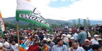 Rahul Gandhi's rally at Doro in Anantnag district, large number of people participate