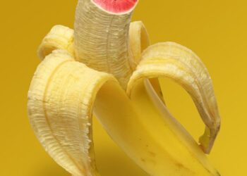 Want Glowing Skin? Here’s How Banana Can Help