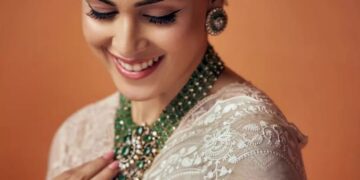 Genelia Deshmukh Shows How A Traditional Kanjeevaram Saree Can Never Go Out Of Style