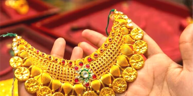 Gold Futures Hit Record Rs 1.22 Lakh/10g On Global Worries, Dovish Fed Cues