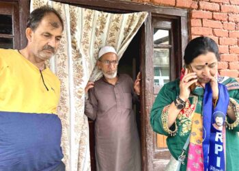 'Pain for Kashmir Brought Me Back': Meet Daisy Raina, First Kashmiri Pandit Woman to Fight J&K Polls in 30 Years