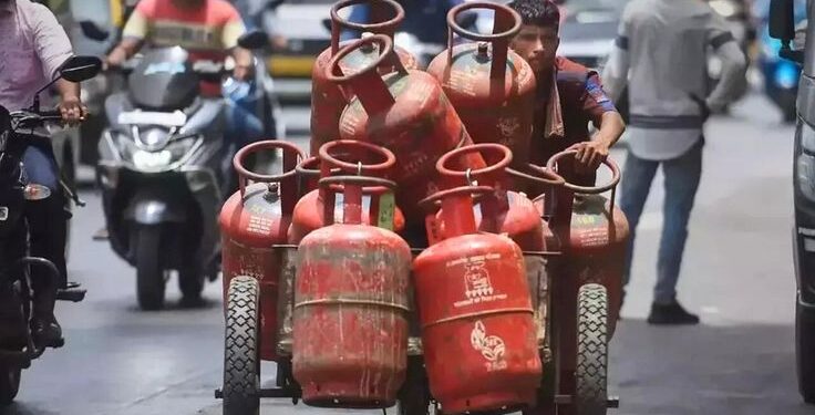 Oil Marketing Companies Increase Price Of 19 Kg Commercial LPG Cylinder By ₹39