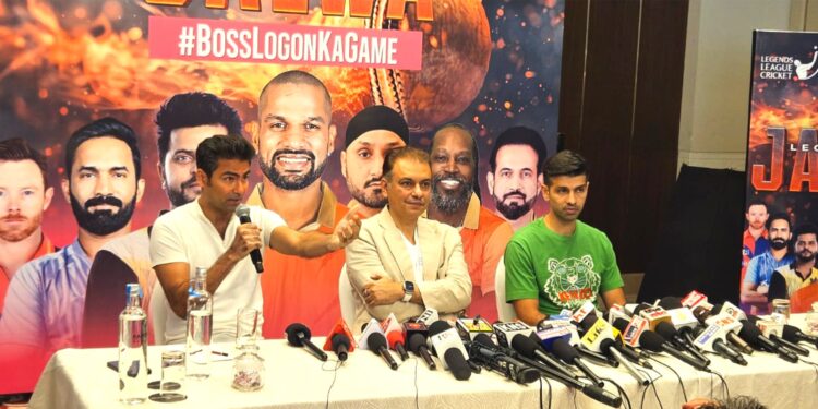 Chris Gayle, Ian Bell among 124 legends to land in Kashmir for Legends League Cricket