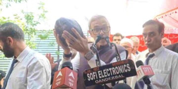 Omar Abdullah removes cap, appeals voters with ‘folded hands’ to elect him from Ganderbal