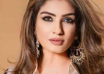Raveena apologises to fans for not taking pics, clarifies why she ‘panicked’