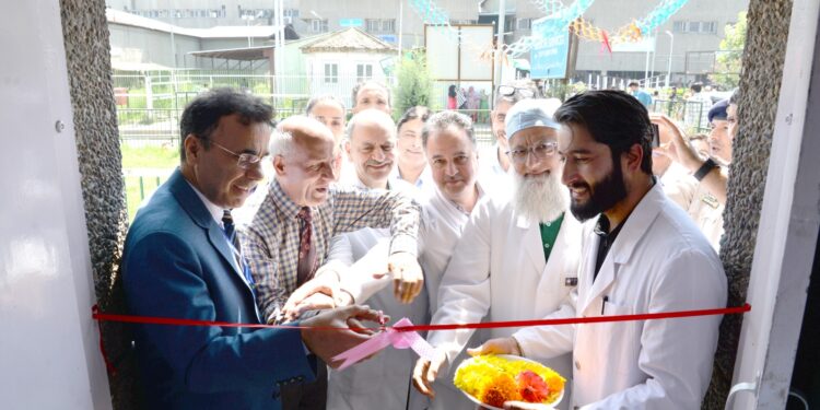 Director SKIMS Inaugurates Emergency Lab At SKIMS: