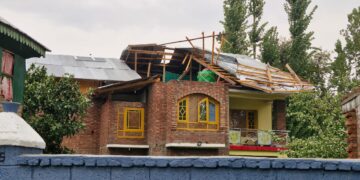 Strong winds hit Kulgam parts, no causalities reported