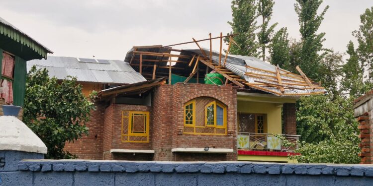 Strong winds hit Kulgam parts, no causalities reported