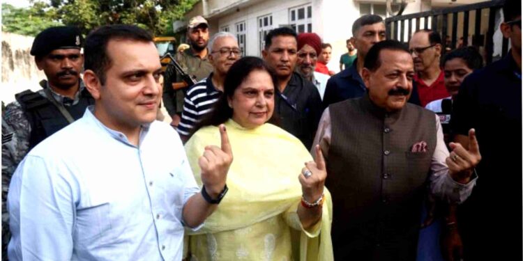 People’s Enthusiastic Participation Reflects ‘True Mainstreaming’ Of Democracy In J-K: Singh