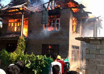 Fire Erupts in Two Residential Houses in Kulgam village