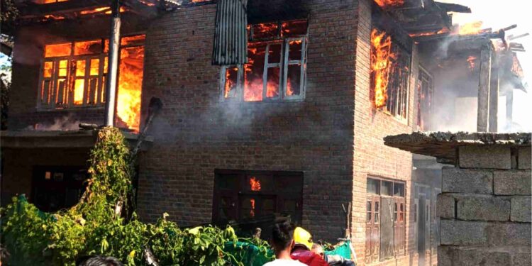 Fire Erupts in Two Residential Houses in Kulgam village