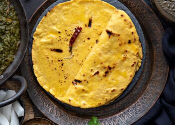 Do Your Makki Ki Rotis Break While Rolling
