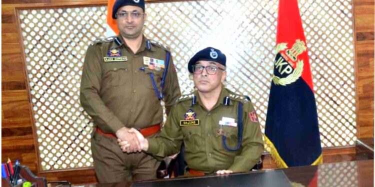 Shri Sajad Ahmad Shah-JKPS assumes Charge as SSP Awantipora