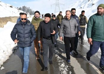 DC Shopian Visits Mughal Road, Reviews Traffic Worthiness; Says, Road To Be Opened Soon