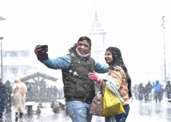 Cold Wave Intensifies In Gulmarg, Pahalgam; Relief From Harsh Winter In Rest Of Valley
