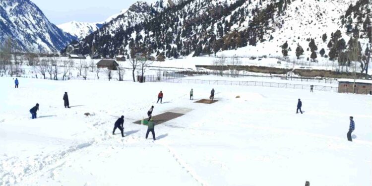 Snow Cricket Makes Comeback on Icy Pitches of Gurez