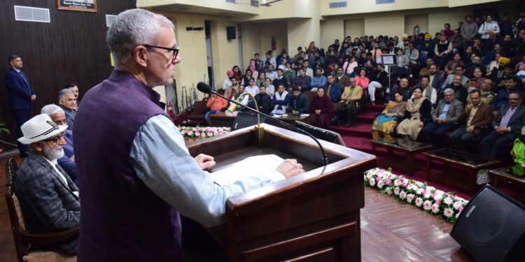 Govt to assess, address issues of Border, LOC fencing landowners: CM