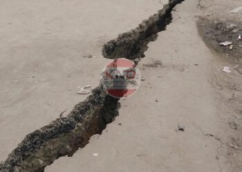 Hajin road along Jhelum develops cracks, creates fear among locals