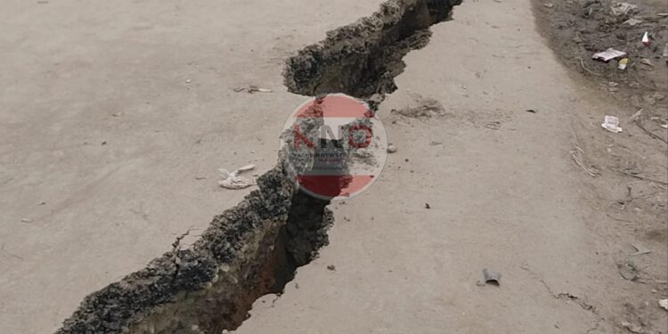Hajin road along Jhelum develops cracks, creates fear among locals
