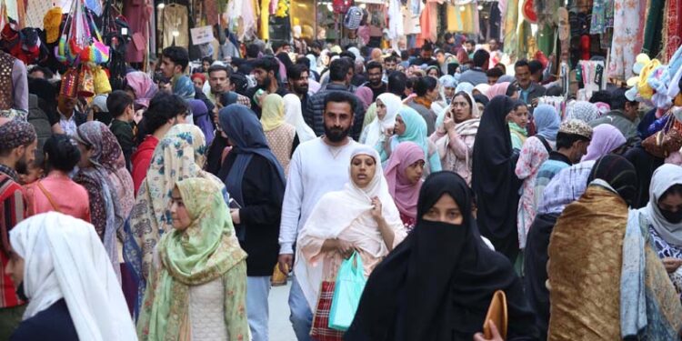 Markets abuzz as Eid shopping frenzy grips Kashmir