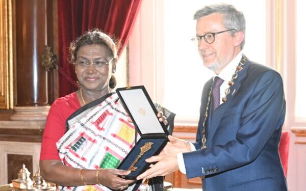 PRESIDENT RECEIVES ‘CITY KEY OF HONOUR’ OF LISBON
