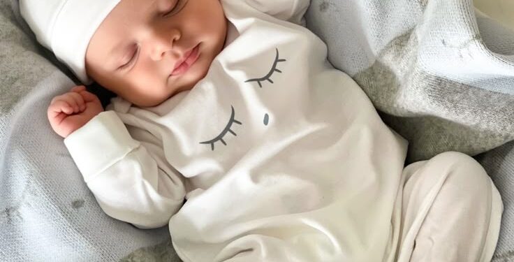 From Cotton Clothes To Hydration, Here Are Tips To Protect Your Newborn From The Summer Heat