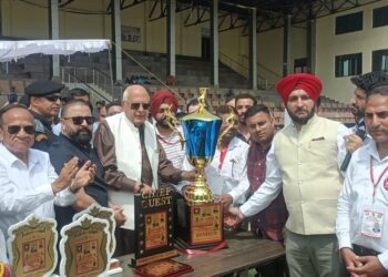 Dr Farooq inaugurates Sher-e-Kashmir Cricket Tournament at MAM Stadium