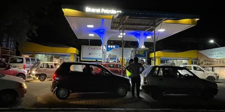 Please Don't create panic, enough stock of petrol is available. Div Com Kashmir
