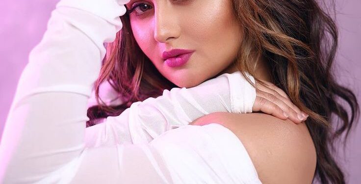  “Don’t Play Games In The Name of Religion”: Rashami Desai Slams Urvashi Rautela