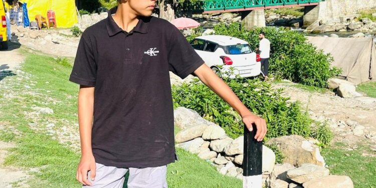 Riyan Rafiq: The Young Calligraphy Artist from Kashmir Creating Waves with His Pen