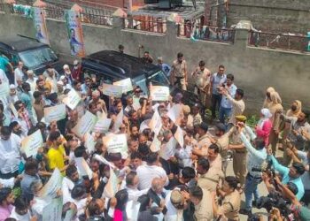 Police foil J&K Congress protest march demanding statehood restoration