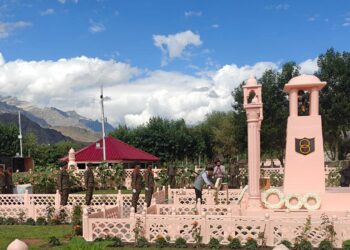 Kargil Vijay Diwas: Union Ministers Mandaviya, Seth Lay Wreaths At War Memorial In Kargil