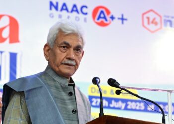 Kashmir University must create an institutional mechanism for Alumni: LG Sinha