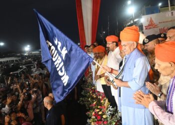 LG Sinha Flags Off First Batch Of Amarnath Yatra Pilgrims From Jammu