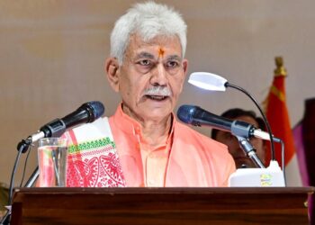 Srinagar, Dec 13: Jammu and Kashmir Lieutenant Governor Manoj Sinha Saturday paid tributes to those who were killed in a terror attack on the Parliament House in 2001, saying their heroism and selfless service to the nation will continue to inspire every Indian. The attack on this day in 2001 was carried out by five armed terrorists. But personnel from the then Parliament Security Service, CRPF and Delhi Police foiled the attack, with no terrorist being able to enter the building. “My sincere tributes to the brave martyrs who sacrificed their lives during the dastardly attack on our Parliament in 2001. Their heroism, courage and selfless service to the nation will continue to inspire every Indian,” the L-G said in a post on X. Six Delhi Police personnel, two Parliament Security Service personnel, a gardener and a TV journalist were killed in the attack. All five terrorists were gunned down in the forecourt of the then Parliament building.