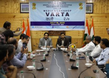 PIB Srinagar Organizes “Varta” to Strengthen Dialogue Between Media and Government