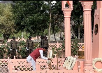 Seth Salutes Brave Kargil Soldiers