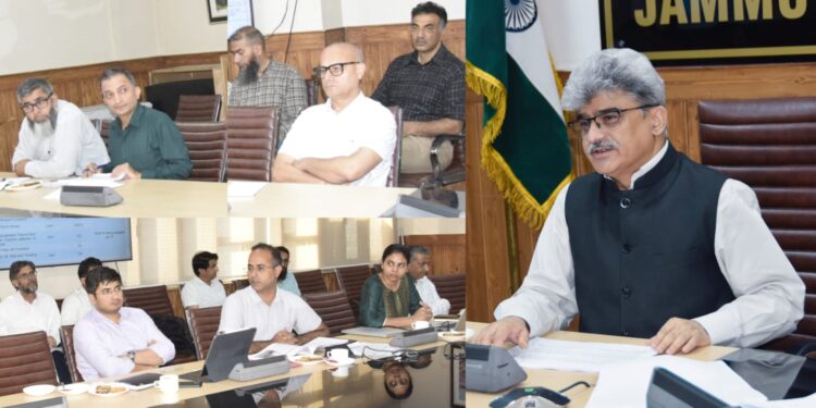 CS reviews water transport, lake conservation measures for Srinagar