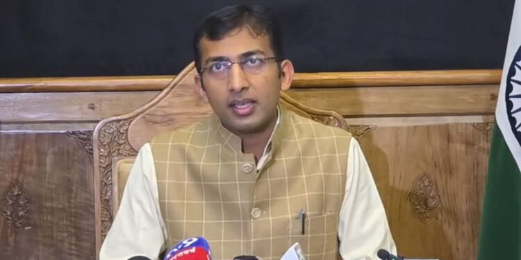 Snowfall Aftermath: Power Supply to Be Fully Restored by Afternoon: Div Com Kashmir