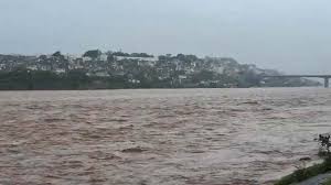 Jhelum water level rises in Uri, authorities issue flood advisory